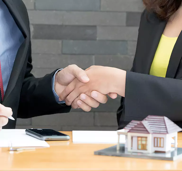 Why Sell to Us Instead of Letting the Home Go to Auction in Commack, NY?